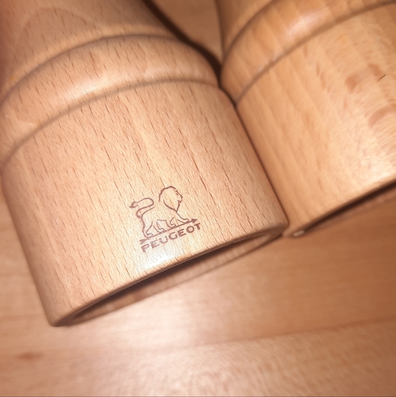 Peugeot Paris Salt & Pepper Mills natural wood - Picture 2 of 6